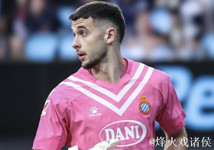 世体：霍安-加西亚因遭受撞击一瘸一拐，但能出